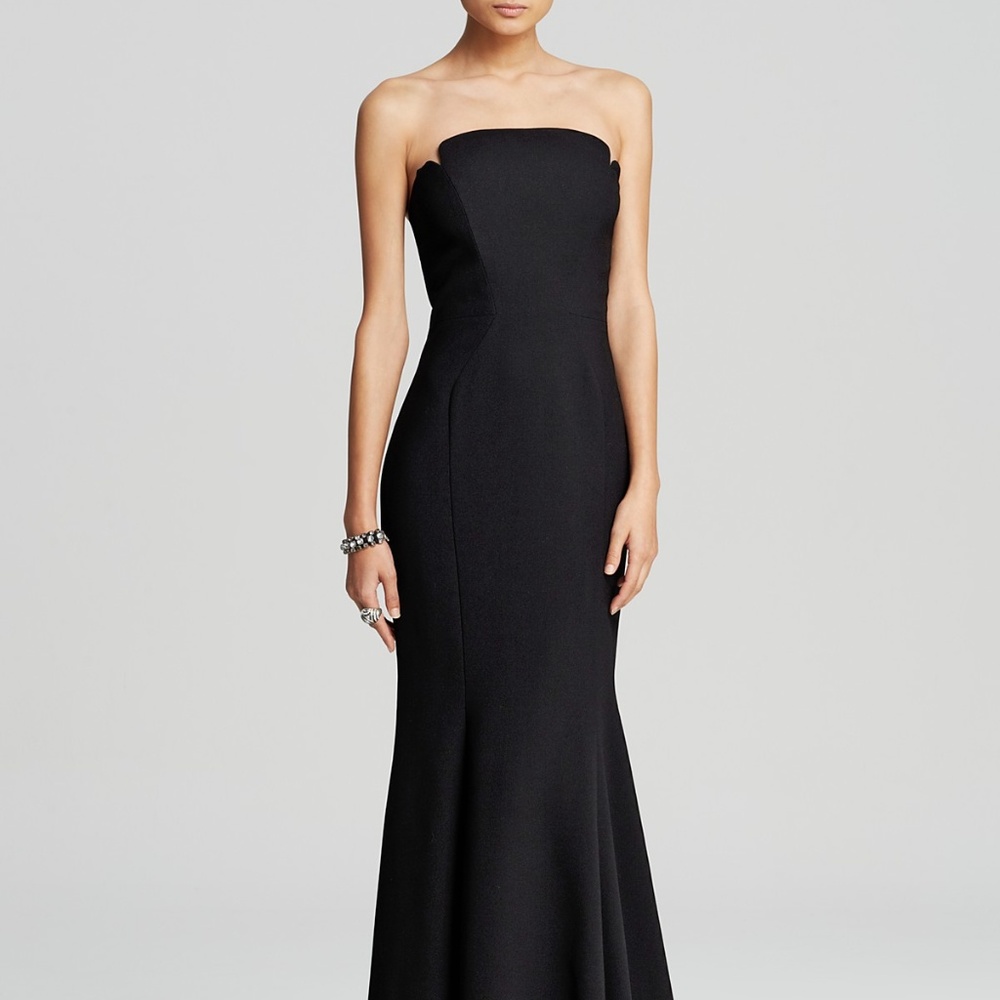 Jill Jill Stuart Deco Neckline Strapless Gown